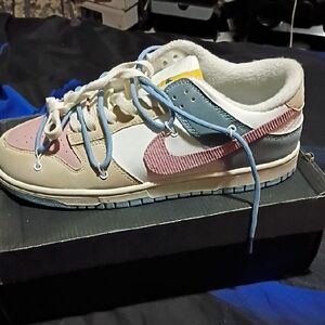 Nike Multicolor Low-Top Sneakers